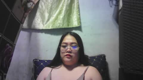 Snapshot of kinkyhotcumm chatting on 12/19/24, 03:30 KAREN online show from 12/19/24, 03:30