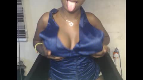 Snapshot of kinkyjuicexx chatting on 09/30/25, 09:31 kinkyjuicexx online show from 09/30/25, 09:31