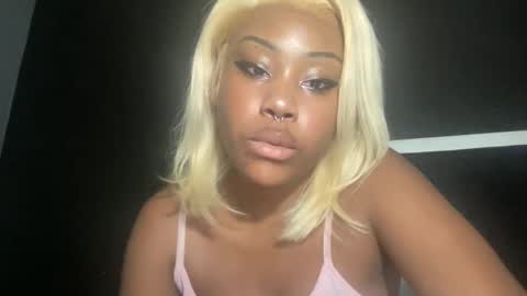 Snapshot of kinkykittee chatting on 02/08/25, 06:43 Bunniii online show from 02/08/25, 06:43