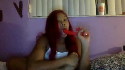 Snapshot of kinkykittee chatting on 11/23/25, 02:22 Bunniii online show from 11/23/25, 02:22