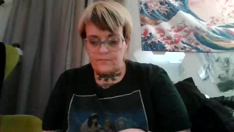 Snapshot of kinkypinkyplay2 chatting on 02/19/25, 10:23 Kinky Pinky online show from 02/19/25, 10:23