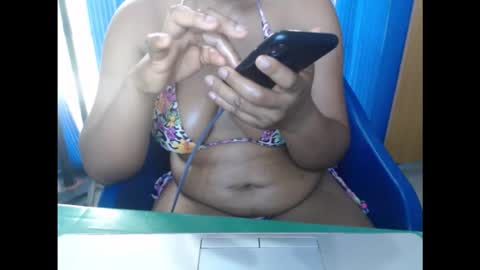 Snapshot of kinkyxxjuice chatting on 09/21/25, 07:54 kinkyxxjuice online show from 09/21/25, 07:54