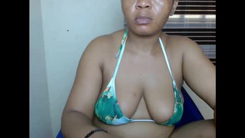 Snapshot of kinkyxxjuice chatting on 09/29/25, 10:09 kinkyxxjuice online show from 09/29/25, 10:09