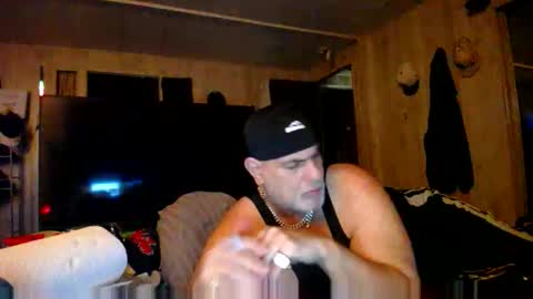 Snapshot of kinngbonga1 chatting on 11/16/25, 11:43 kinngbonga1 online show from 11/16/25, 11:43