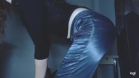 Kira online show from 02/13/25, 12:32