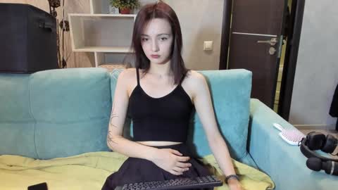 Snapshot of kira_kelly chatting on 12/13/24, 08:30 Kira GMT2 Mon 3-9 AM Tue 3-9 AM Wed 3-9 AM Sat 3-9 AM Sun 3-9 AM. online show from 12/13/24, 08:30