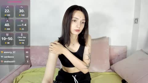 Snapshot of kira_kelly chatting on 12/14/24, 05:40 Kira GMT2 Mon 3-9 AM Tue 3-9 AM Wed 3-9 AM Sat 3-9 AM Sun 3-9 AM. online show from 12/14/24, 05:40