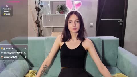 Snapshot of kira_kelly chatting on 12/18/24, 11:34 Kira GMT2 Mon 3-9 AM Tue 3-9 AM Wed 3-9 AM Sat 3-9 AM Sun 3-9 AM. online show from 12/18/24, 11:34