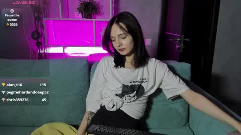 Snapshot of kira_kelly chatting on 12/24/24, 11:38 Kira GMT2 Mon 3-9 AM Tue 3-9 AM Wed 3-9 AM Sat 3-9 AM Sun 3-9 AM. online show from 12/24/24, 11:38