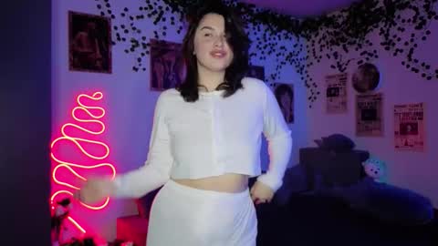 Snapshot of kira_kick chatting on 10/19/25, 06:19 Kira VanKick online show from 10/19/25, 06:19