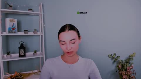 Snapshot of kira_light__ chatting on 10/20/25, 02:17 kira_light__ online show from 10/20/25, 02:17