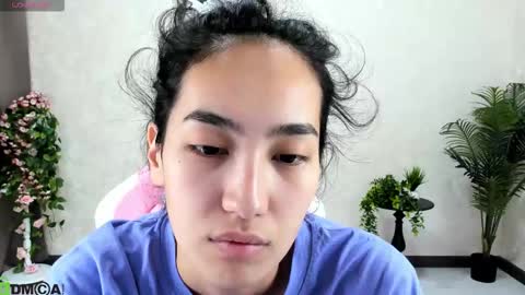 Aura online show from 10/21/25, 02:01