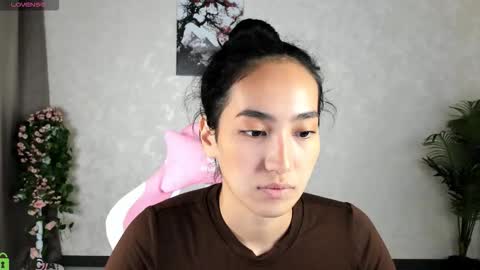 Aura online show from 11/03/25, 03:52