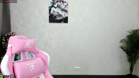 Aura online show from 11/05/25, 02:00