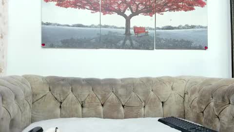 kira online show from 02/26/25, 11:52