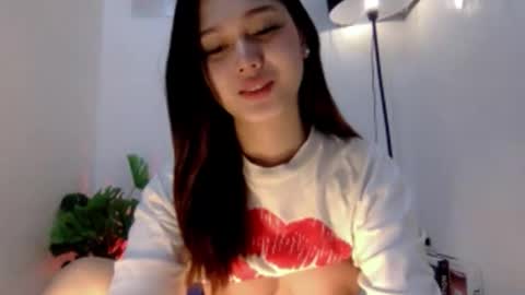 KIRA online show from 11/03/25, 12:50