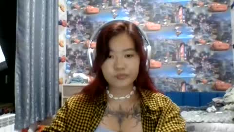 Snapshot of kiradrip chatting on 09/21/25, 05:25 Kira online show from 09/21/25, 05:25