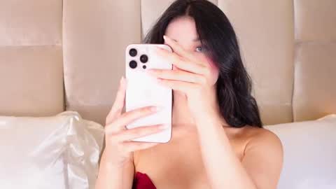 kira online show from 10/19/25, 01:28