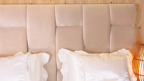 kira online show from 10/28/25, 01:31