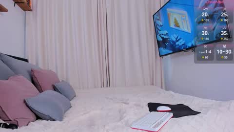 Snapshot of kiralotus chatting on 01/25/25, 08:10 little vampire online show from 01/25/25, 08:10