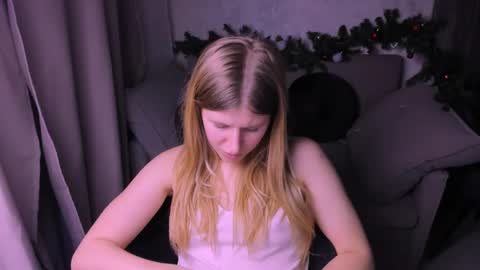 Kira online show from 12/12/24, 12:38