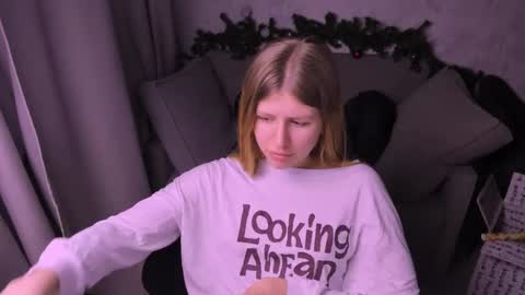 Kira online show from 12/21/24, 11:02