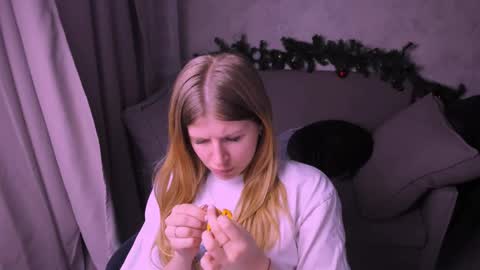 Kira online show from 12/27/24, 10:48