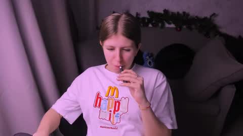 Kira online show from 12/28/24, 10:02