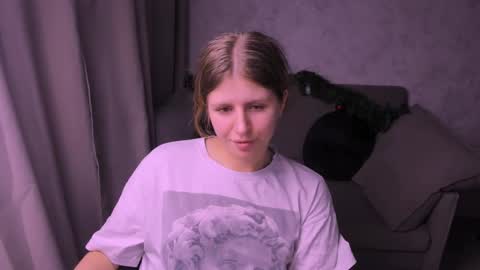 Kira online show from 01/05/25, 09:14