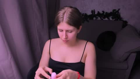 Kira online show from 01/09/25, 11:24