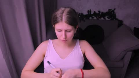 Kira online show from 01/11/25, 11:56