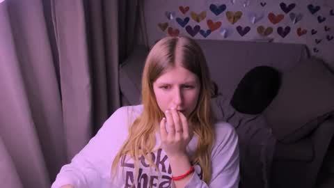 Kira online show from 02/15/25, 11:14