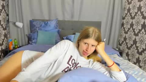 Kira online show from 09/15/25, 05:46