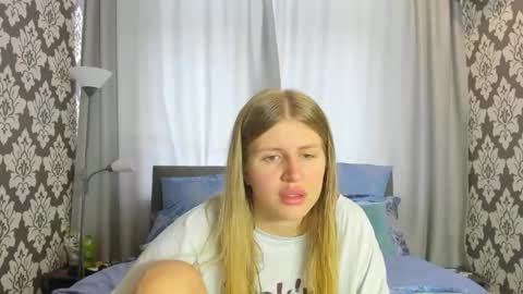 Kira online show from 09/16/25, 09:54