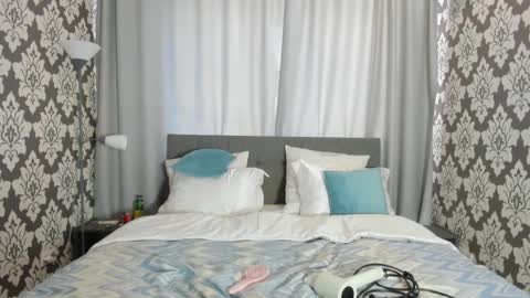 Kira online show from 10/03/25, 01:08