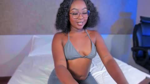 kishalove_ online show from 11/01/25, 10:39