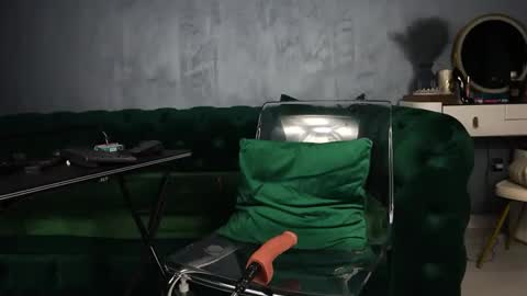 kiss_katy online show from 11/25/25, 11:27