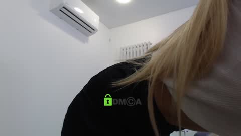 Snapshot of kissabella chatting on 01/21/25, 08:21 Alexandra online show from 01/21/25, 08:21