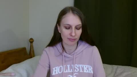 Snapshot of kissallie chatting on 12/31/24, 04:38 Allie online show from 12/31/24, 04:38