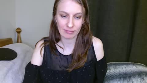 Snapshot of kissallie chatting on 02/04/25, 04:59 Allie online show from 02/04/25, 04:59
