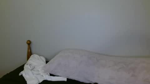 Snapshot of kissallie chatting on 03/08/25, 02:34 Allie online show from 03/08/25, 02:34