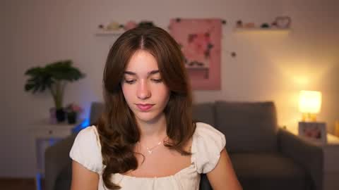 Snapshot of kissiecat chatting on 09/19/25, 01:12 Sisi online show from 09/19/25, 01:12