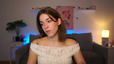 Snapshot of kissiecat chatting on 10/03/25, 01:19 Sisi online show from 10/03/25, 01:19