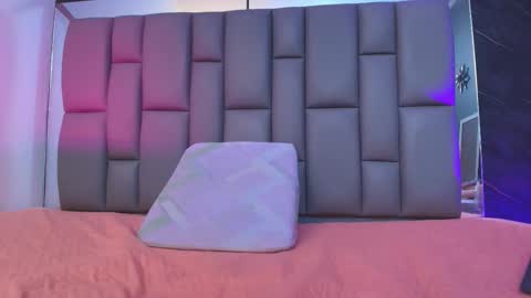 BELLA FLAME online show from 10/18/25, 07:03