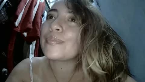 Snapshot of kissmelovejummy chatting on 10/08/25, 11:35 Erika paul online show from 10/08/25, 11:35