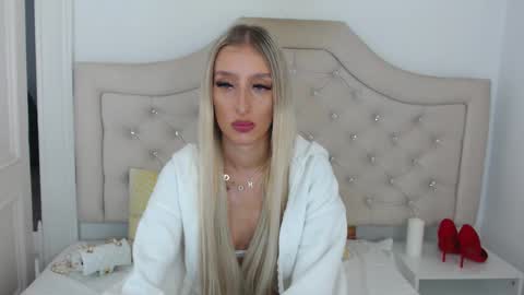 Snapshot of kissnatalie chatting on 09/17/25, 06:48 Natalie online show from 09/17/25, 06:48