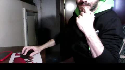 Snapshot of kissofbanned1983 chatting on 10/21/25, 01:01 kissofbanned1983 online show from 10/21/25, 01:01