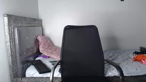 kisssmiles online show from 10/20/25, 05:13