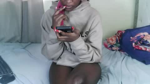 kisssmiles online show from 11/07/25, 11:21