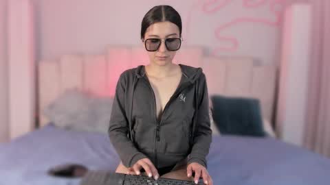 Kitana online show from 10/15/25, 08:09